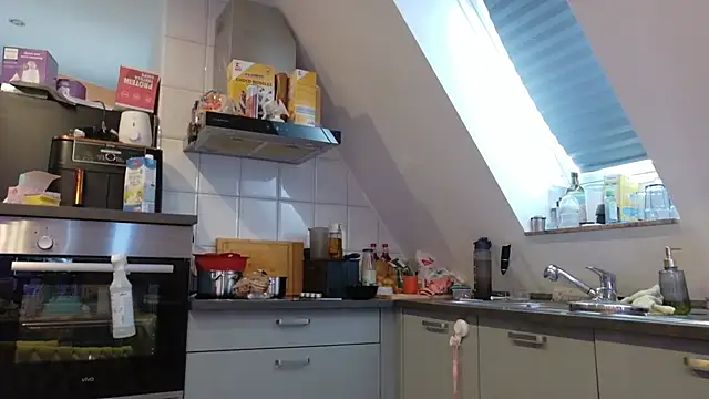 SweetTeenGirl online show from October 16, 9:43 am