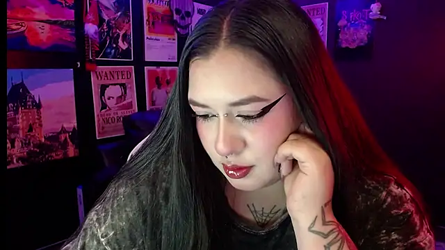 Snapshot of Ravendark_ chatting on January 7, 8:11 pm Ravendark online show from January 7, 8:11 pm