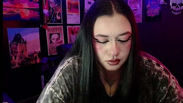 Snapshot of Ravendark_ chatting on February 11, 7:08 pm Ravendark online show from February 11, 7:08 pm