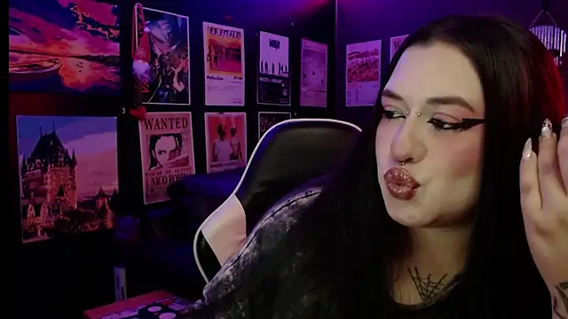 Snapshot of Ravendark_ chatting on March 2, 8:26 pm Ravendark online show from March 2, 8:26 pm