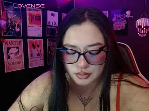 Snapshot of Ravendark_ chatting on June 3, 7:19 pm Ravendark online show from June 3, 7:19 pm