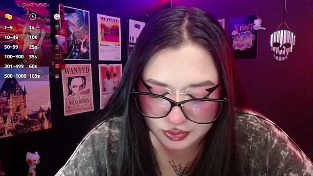 Snapshot of Ravendark_ chatting on June 19, 6:45 pm Ravendark online show from June 19, 6:45 pm