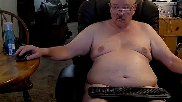 Snapshot of havethickcock chatting on December 2, 3:23 am havethickcock online show from December 2, 3:23 am