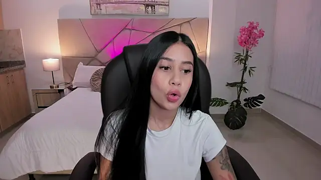 Snapshot of miranda_crawfor chatting on September 30, 12:43 pm miranda crawfor online show from September 30, 12:43 pm