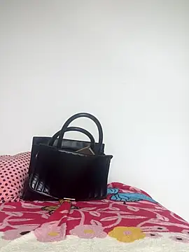 amandaaasilvaa online show from November 19, 1:22 pm