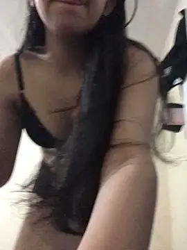 Snapshot of ashleyy20 chatting on November 1, 8:00 pm ashleyy20 online show from November 1, 8:00 pm