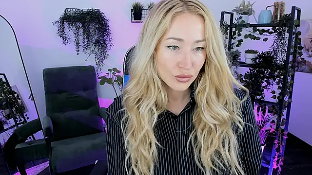 AstraMonroe online show from April 10, 4:17 am