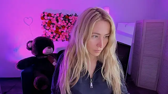 AstraMonroe online show from April 18, 5:00 am