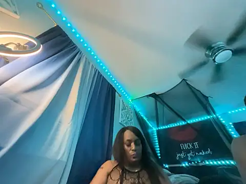 1LongJohn1 online show from July 6, 10:23 am