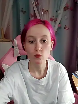 Snapshot of Fuzzy_Unicorn chatting on September 16, 6:53 pm Fuzzy Unicorn online show from September 16, 6:53 pm