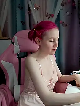 Snapshot of Fuzzy_Unicorn chatting on October 21, 7:14 pm Fuzzy Unicorn online show from October 21, 7:14 pm