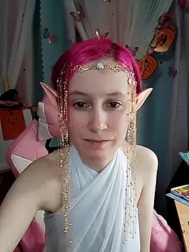 Snapshot of Fuzzy_Unicorn chatting on October 24, 7:21 pm Fuzzy Unicorn online show from October 24, 7:21 pm