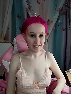 Snapshot of Fuzzy_Unicorn chatting on November 10, 7:02 pm Fuzzy Unicorn online show from November 10, 7:02 pm