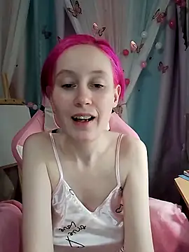 Snapshot of Fuzzy_Unicorn chatting on November 20, 7:35 pm Fuzzy Unicorn online show from November 20, 7:35 pm