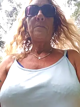 HotWifeLyn68 online show from June 17, 10:06 am