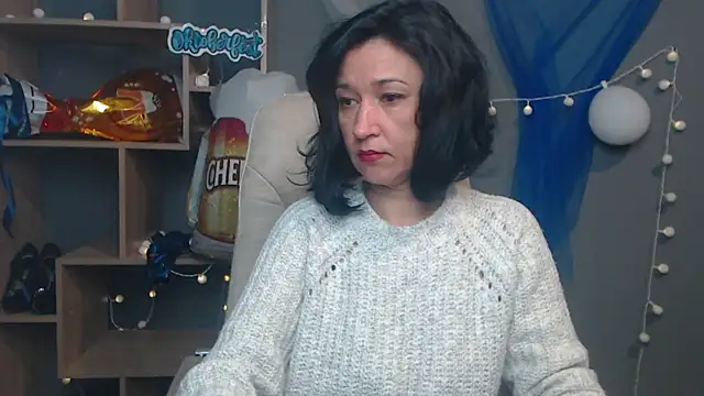 Snapshot of CameronEnns chatting on October 7, 6:21 am CameronEnns online show from October 7, 6:21 am