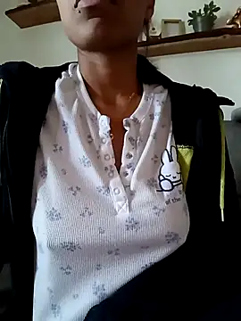 Snapshot of Flacidas chatting on February 24, 8:23 am Flacidas online show from February 24, 8:23 am