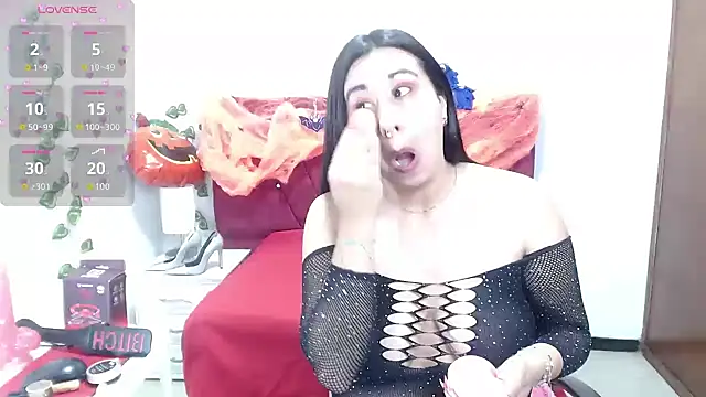 Snapshot of Julieta_curvy69 chatting on October 7, 12:02 pm Julieta curvy69 online show from October 7, 12:02 pm