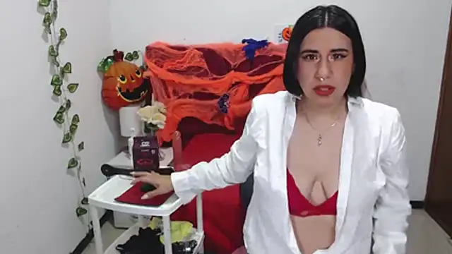 Snapshot of Julieta_curvy69 chatting on October 24, 12:12 pm Julieta curvy69 online show from October 24, 12:12 pm