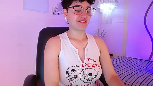 Snapshot of jeroharper chatting on September 15, 2:50 pm jeroharper online show from September 15, 2:50 pm