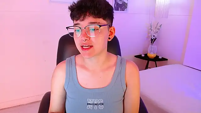 Snapshot of jeroharper chatting on October 3, 3:20 pm jeroharper online show from October 3, 3:20 pm