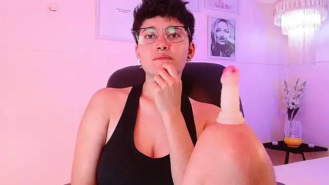 Snapshot of jeroharper chatting on October 19, 12:22 am jeroharper online show from October 19, 12:22 am