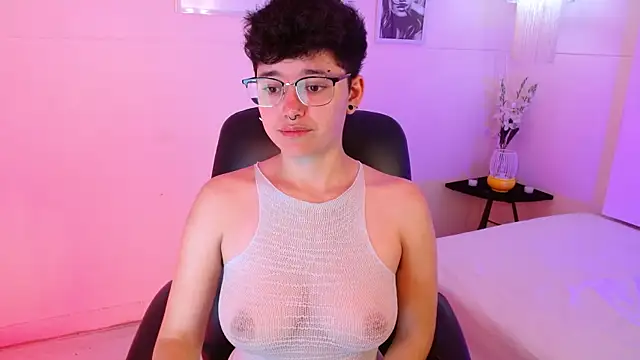 Snapshot of jeroharper chatting on October 22, 3:45 pm jeroharper online show from October 22, 3:45 pm