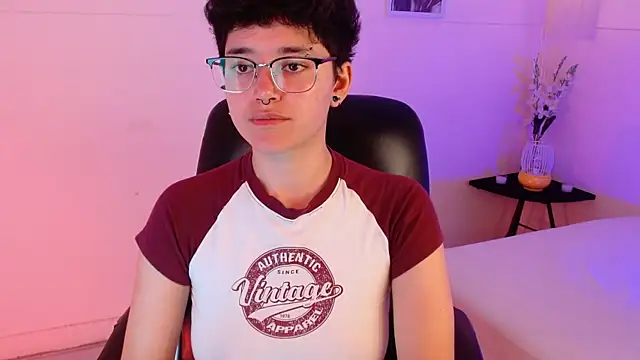 Snapshot of jeroharper chatting on November 7, 4:07 pm jeroharper online show from November 7, 4:07 pm