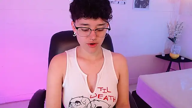 Snapshot of jeroharper chatting on November 14, 3:11 pm jeroharper online show from November 14, 3:11 pm