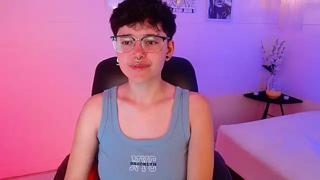 Snapshot of jeroharper chatting on November 24, 3:34 pm jeroharper online show from November 24, 3:34 pm