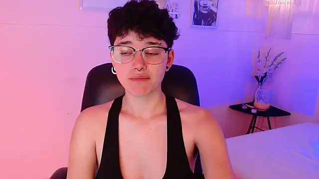 Snapshot of jeroharper chatting on November 29, 8:23 pm jeroharper online show from November 29, 8:23 pm