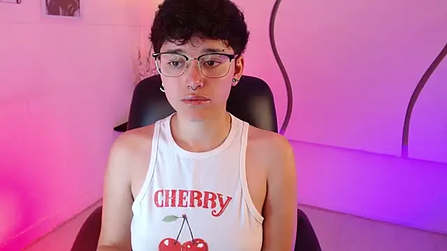 Snapshot of jeroharper chatting on December 5, 4:03 pm jeroharper online show from December 5, 4:03 pm