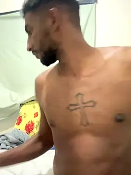 Snapshot of DiamanteNegro- chatting on December 18, 6:03 pm DiamanteNegro- online show from December 18, 6:03 pm