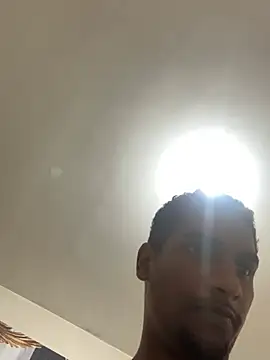 Snapshot of DiamanteNegro- chatting on February 1, 8:02 am DiamanteNegro- online show from February 1, 8:02 am