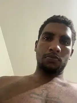 Snapshot of DiamanteNegro- chatting on February 12, 5:57 am DiamanteNegro- online show from February 12, 5:57 am