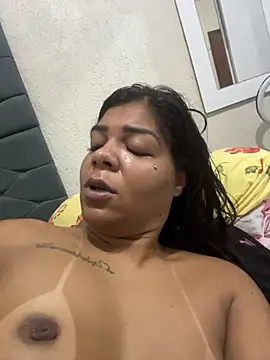 Snapshot of DiamanteNegro- chatting on February 20, 9:43 am DiamanteNegro- online show from February 20, 9:43 am