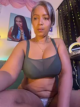 Snapshot of skarlleth_11 chatting on July 8, 1:37 pm skarlleth 11 online show from July 8, 1:37 pm
