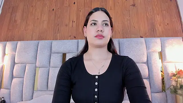 Hanna gomeez  online show from October 18, 7:25 pm