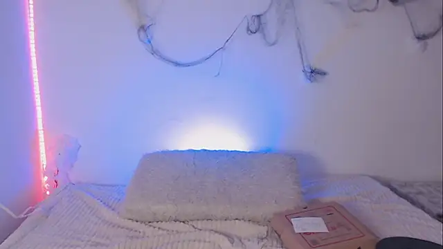 Snapshot of Lia__1 chatting on October 18, 8:42 pm Lia 1 online show from October 18, 8:42 pm