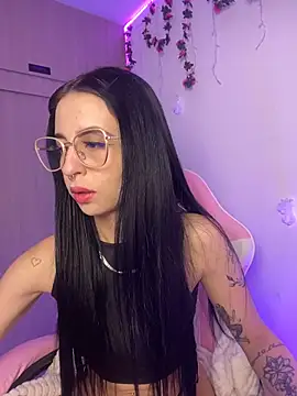 Snapshot of Lia__1 chatting on November 28, 12:46 am Lia 1 online show from November 28, 12:46 am