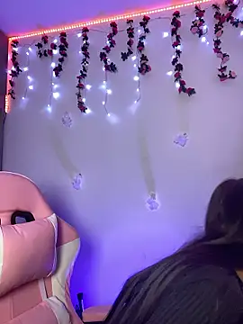 Lia  1 online show from January 18, 10:57 pm