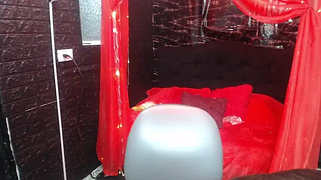 mia 778 online show from September 18, 1:24 pm