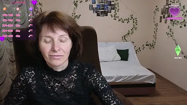 Lia Tito online show from October 2, 3:30 pm