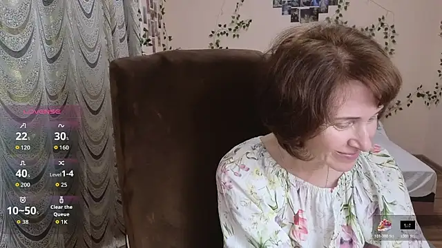 Lia Tito online show from November 18, 2:32 pm