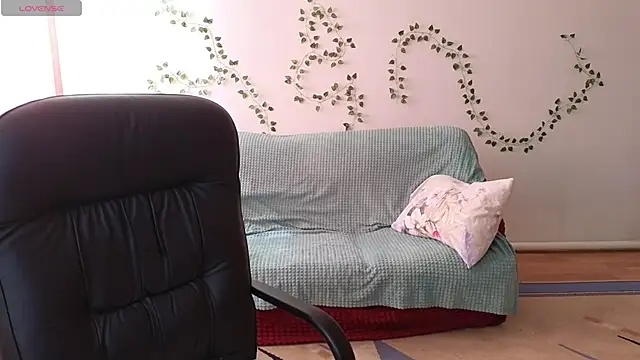 Lia Tito online show from May 20, 6:19 am