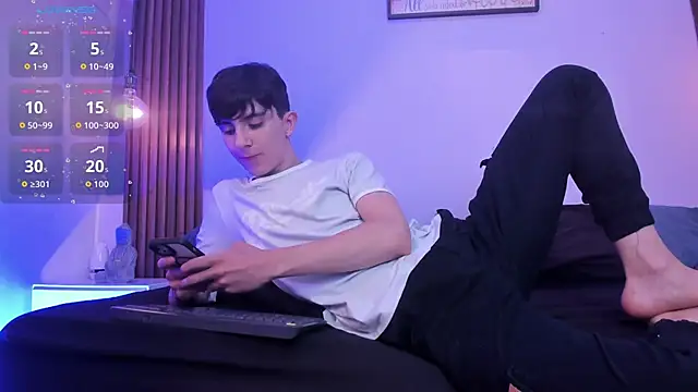 Snapshot of mathias_saenz chatting on November 28, 7:49 pm mathias saenz online show from November 28, 7:49 pm