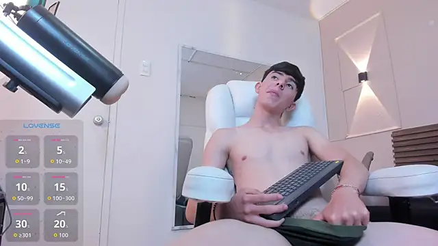 mathias saenz online show from January 13, 7:41 pm