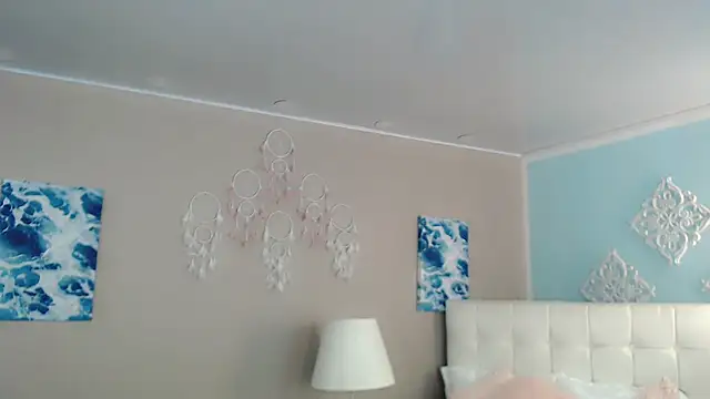 maddissonivanova online show from January 9, 7:04 pm