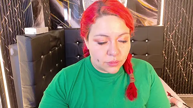 Witch Scarlet online show from April 2, 2:09 am