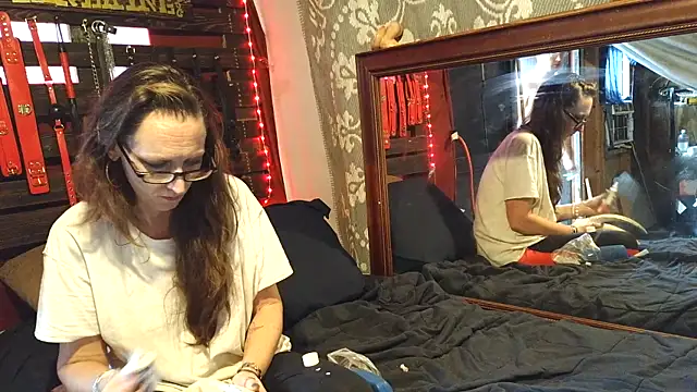 vivianlayne online show from October 7, 4:04 pm